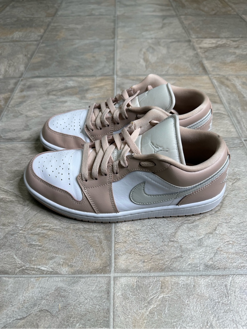 Air Jordan 1 Low Particle Biege Women’s Shoe Size 10 Biege DC0774-120 Preowned - Picture 4 of 8